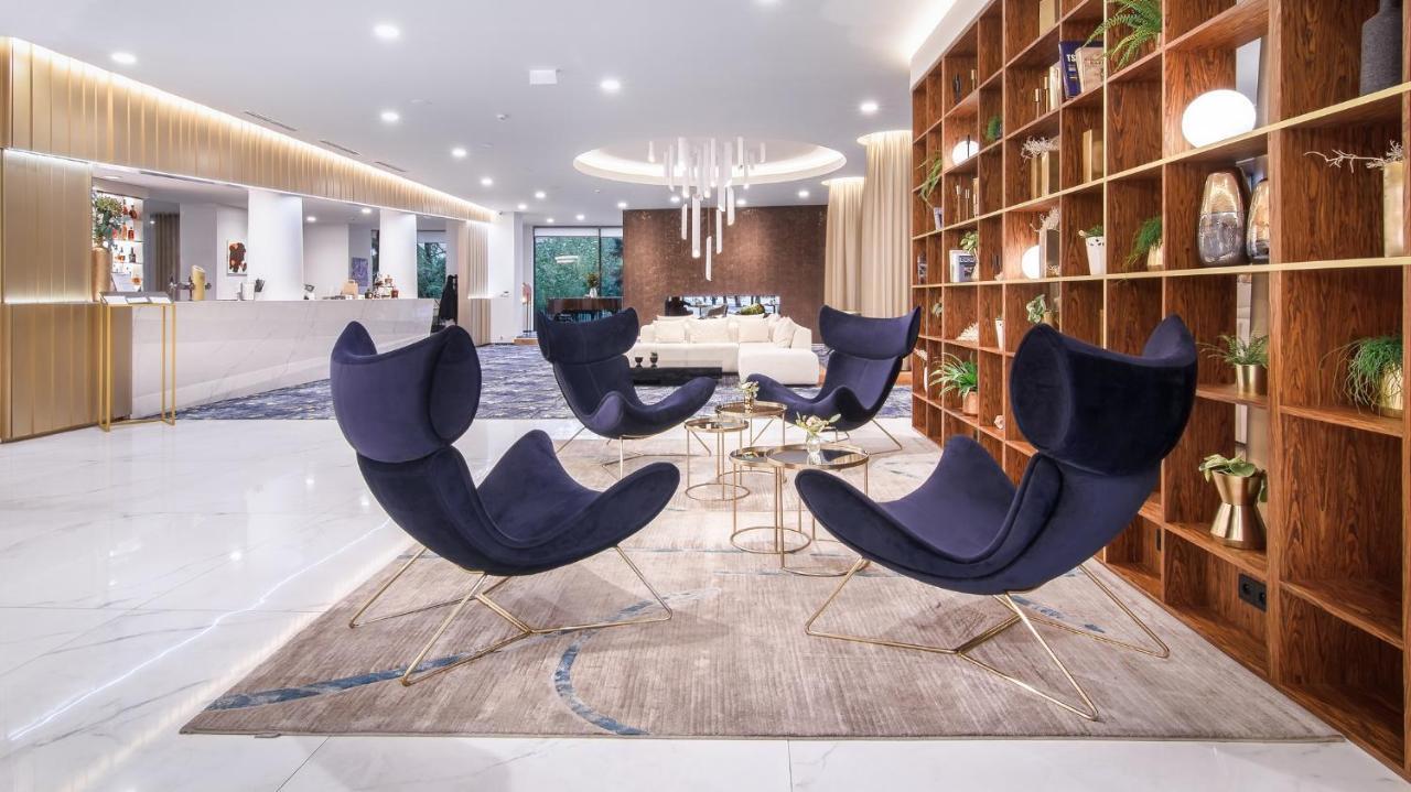 The President Hotel Prague Exterior photo The lounge at the airport